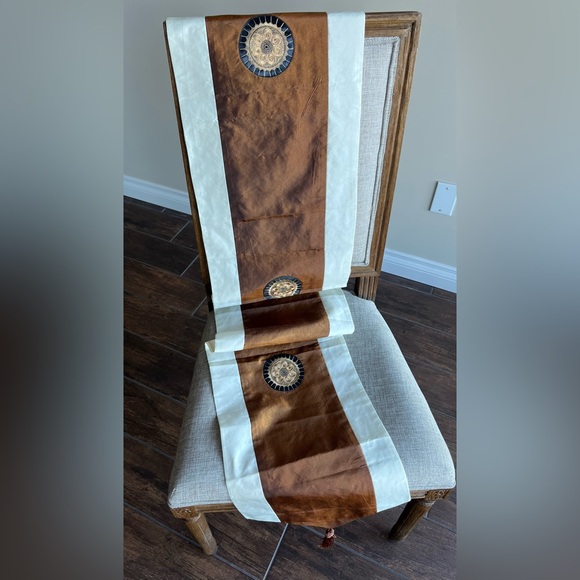 3/$25❤️Table Runners with 5 pcs brand new Cushion Cases - Picture 2 of 6